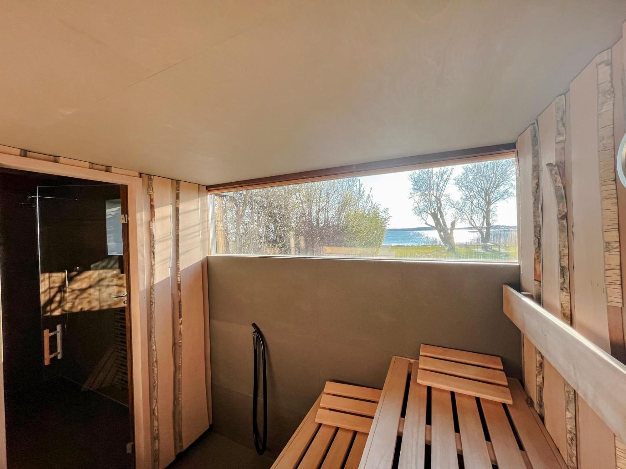 Peeneblick - Traumhaus In Exklusiver Direktlage Am Wasser Mit Eigenem Bootssteg Fuer 8 Personen Rankwitz Exterior photo