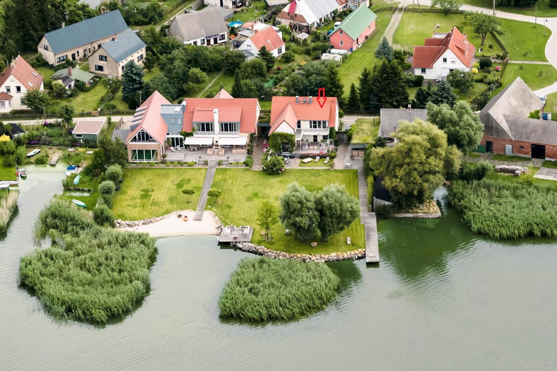 Peeneblick - Traumhaus In Exklusiver Direktlage Am Wasser Mit Eigenem Bootssteg Fuer 8 Personen Rankwitz Exterior photo